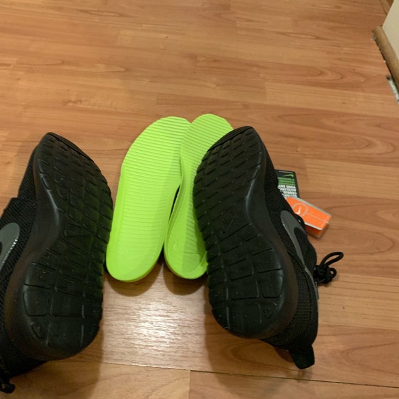 NIKE Rosherun Running Walking Shoes Women’s Size 11 Black - Picture 13 of 13